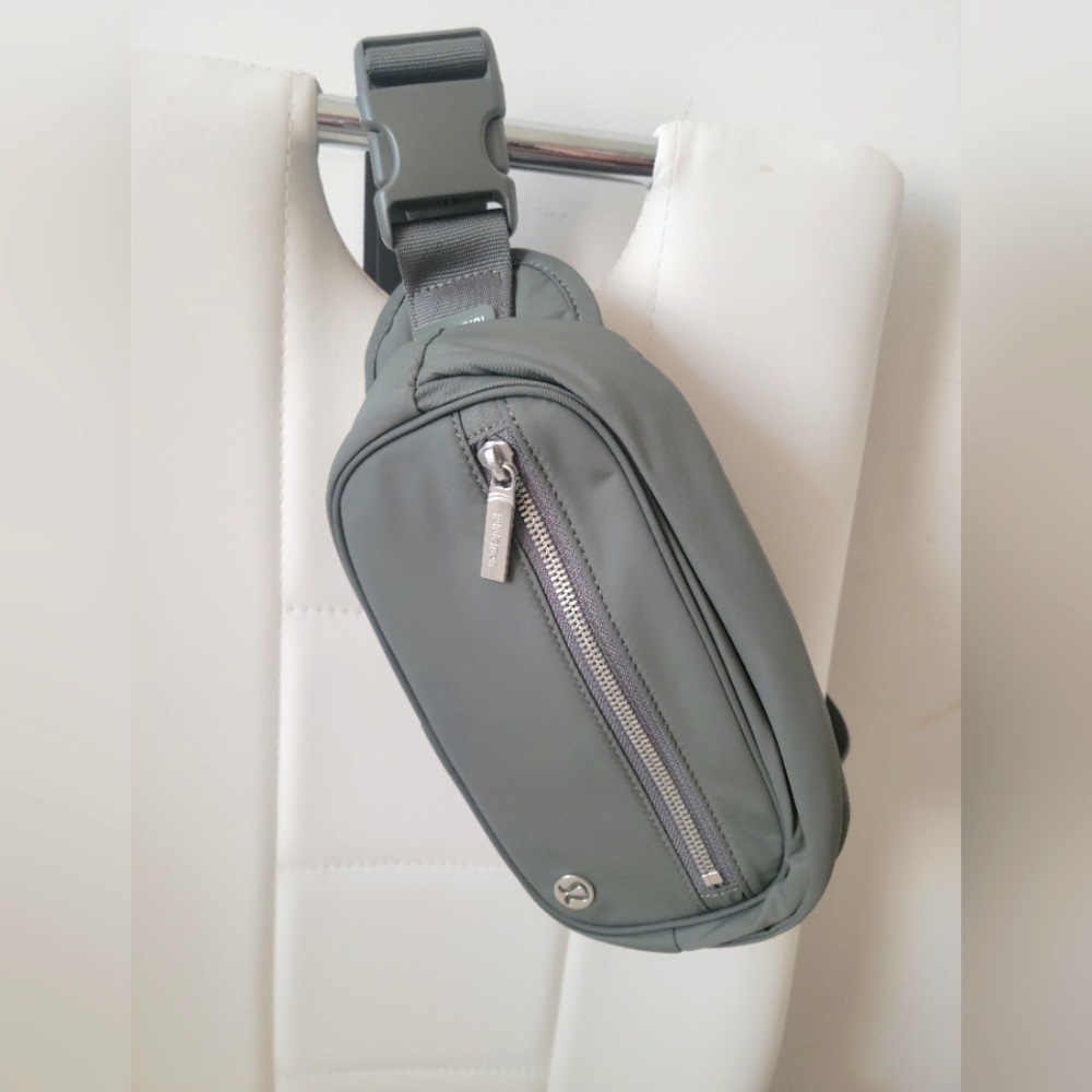 Lululemon Wunderlust Grey Sage Belt Bag 1.8L